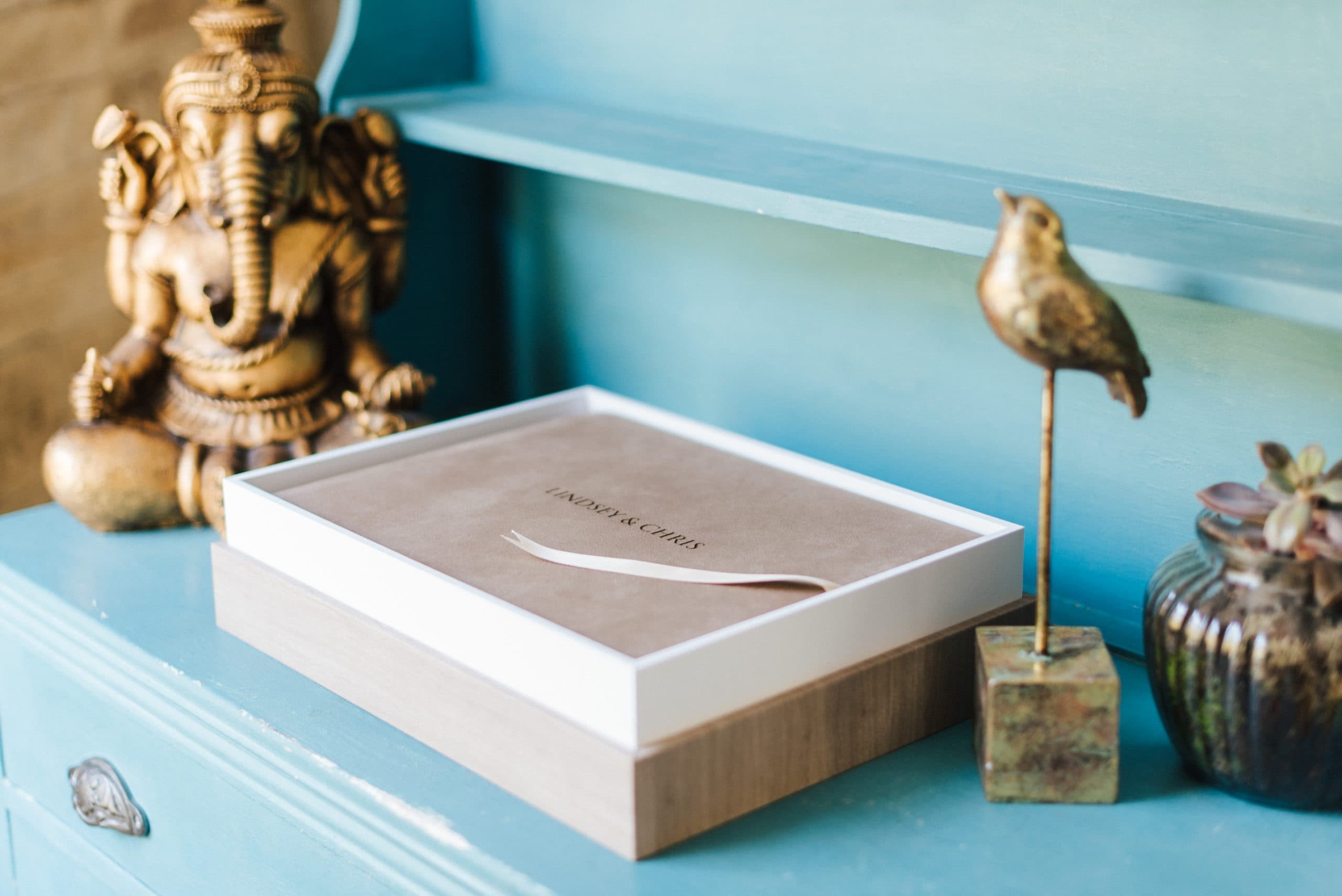 A beautiful Italian wedding album with lay-flat pages and a laser-engraved cover